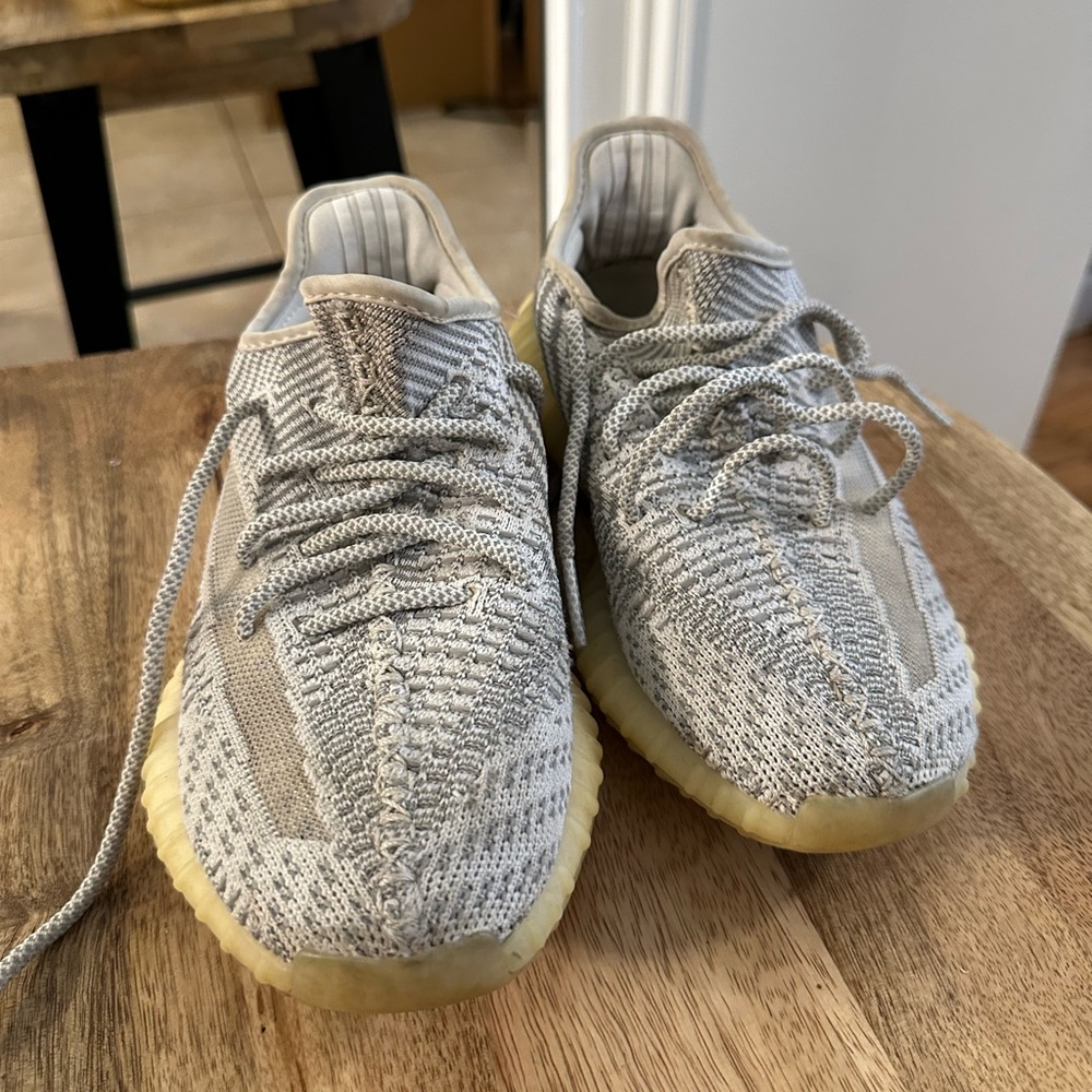 Yeezy 350 v2 static